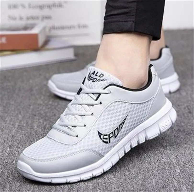 

2020 Running Shoes for Men Jogging Sneakers Breathable Athletic Trainers Outdoor Casual Light