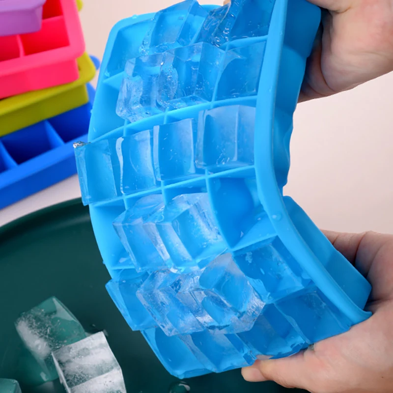 

Flexible Ice Cube Molds Silica Gel Reusable Silicone Freezer Crushed Ice Cube Trays for Whiskey Cocktails Keep Drinks Chilled
