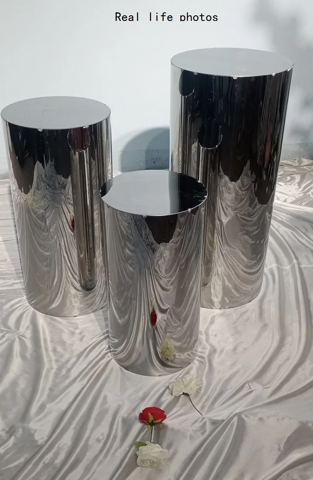 

silver round cylinder pedestal/ plinths/ display stand for wedding