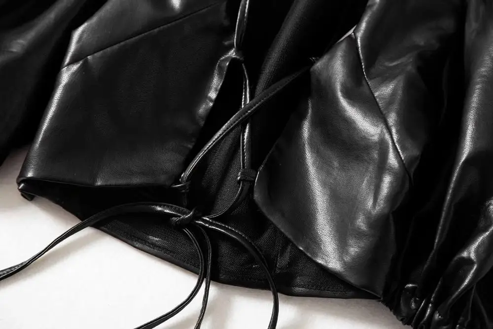 

2020 Women Leather Top PU Short Sleeve T Shirt Round Neck Slim Sexy Leak Back Tee Crop Top Autumn Streetwear