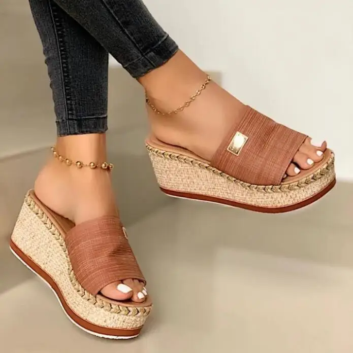 

2021 Shoes Women Sandals Summer Solid Thick Bottom Flat Sandals Women European American Style Ladies Shoes Snake Print Sandals
