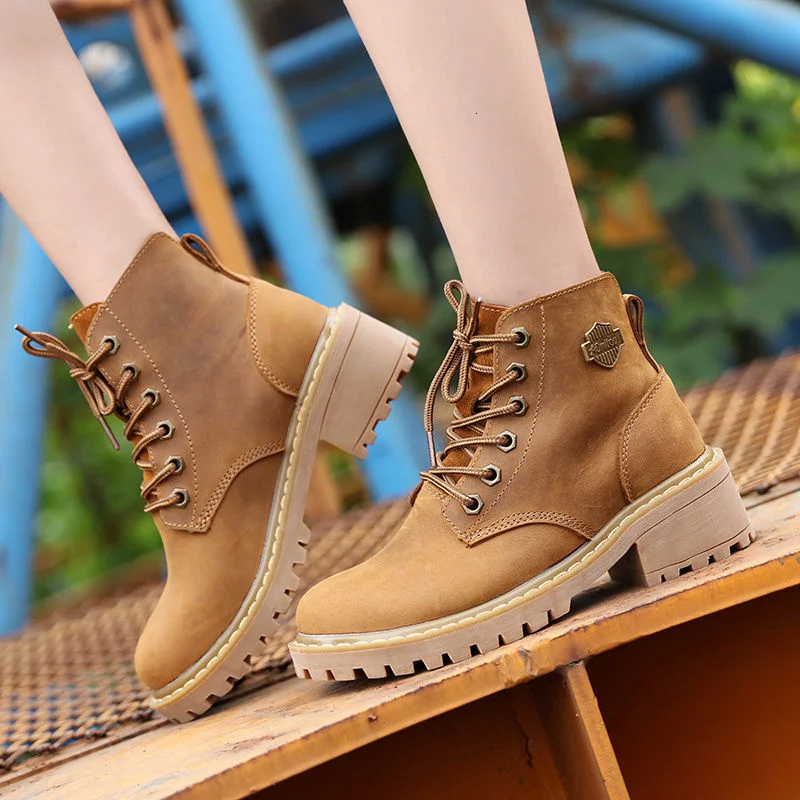 

Autumn Leather Women's Short Boots With Thick Heels Student Locomotive Martin Boots Women's Shoes Fashion Mid-heel