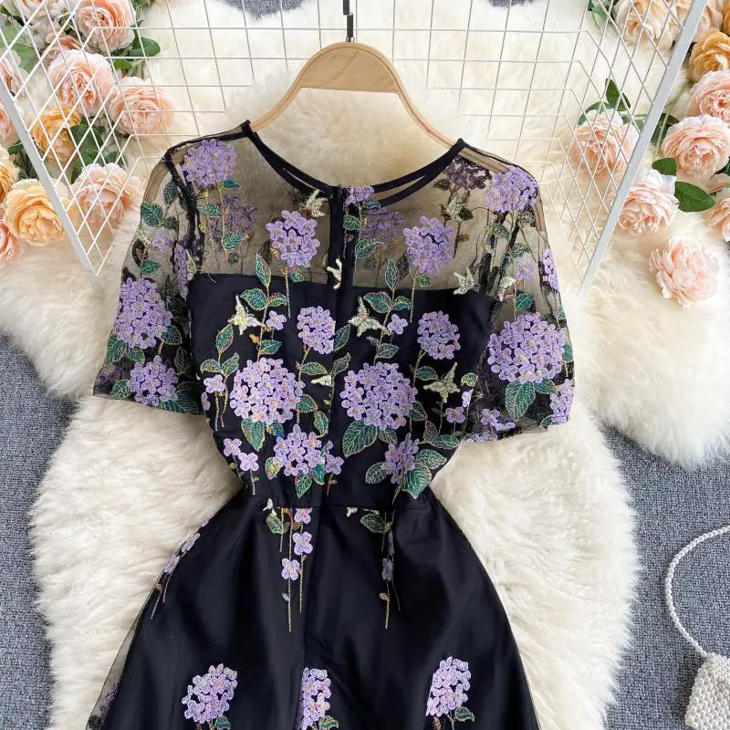 

2021 Summer High-End Women New Fashion Retro Machine Embroidery Long Dress Elegant Short Sleeve Slim O-neck Ladies Maxi Dress