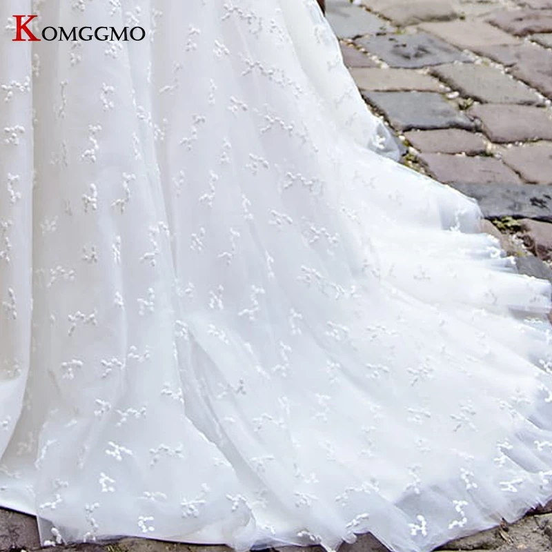 

2021 Hot Sale O-Neck Court Train Button Bridal Ball Gown Elegant Cap Sleeve Embroidery Appliques Tulle Plus Size Wedding Dress