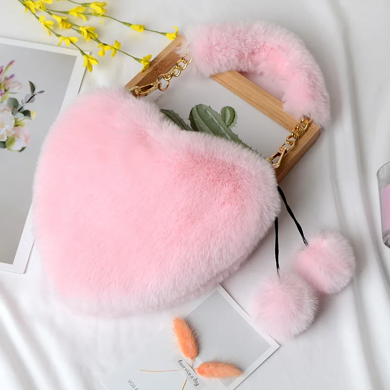 

Faux Fur Winter Women Handbags Cute Plush Ladies Heart Shaped Shoulder Bag Cute Female Clutch Purses Love Handbags Messenger Bag
