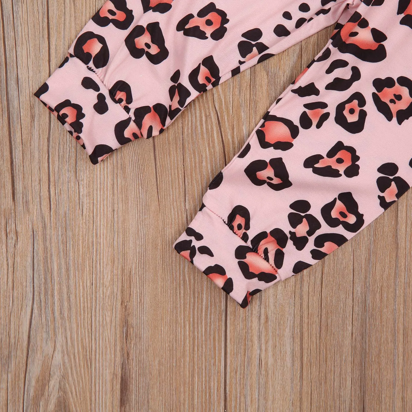 

Infant Two-piece Clothes Newborn Baby Leopard Printed O-neck Top + Drawstring Pants Casual Spring Fall Clothes 2Pcs Set 0-24M