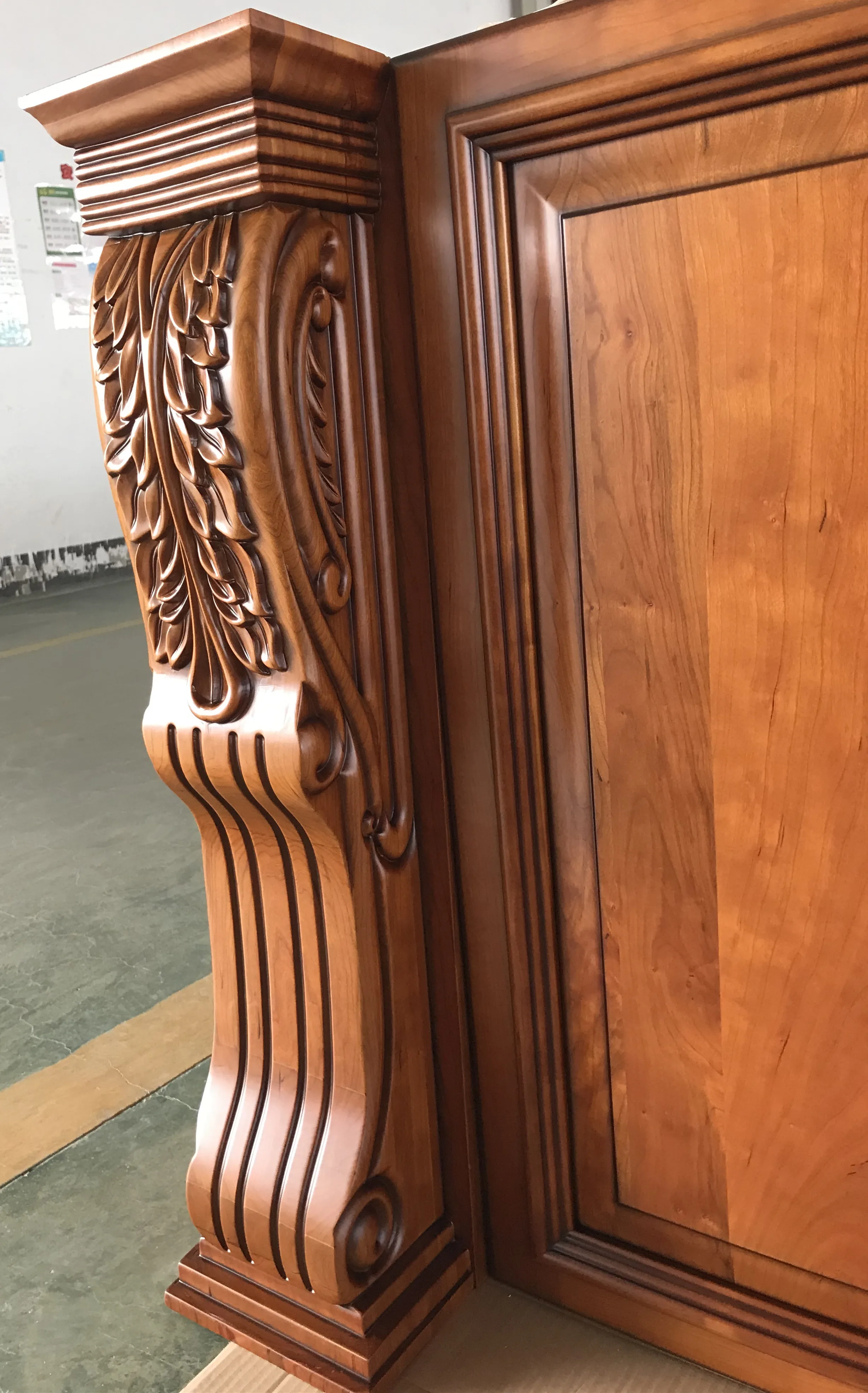 Высококачественный кухонный шкаф из твердой древесины в классическом стиле со