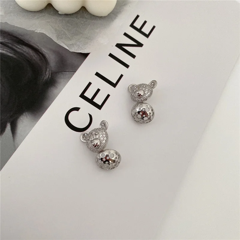 

Origin Summer Korean Bling Bling Little Bear Dangle Earring for Women Fashion Rhinestone Cute Silver Color Metal Earring Jewelry