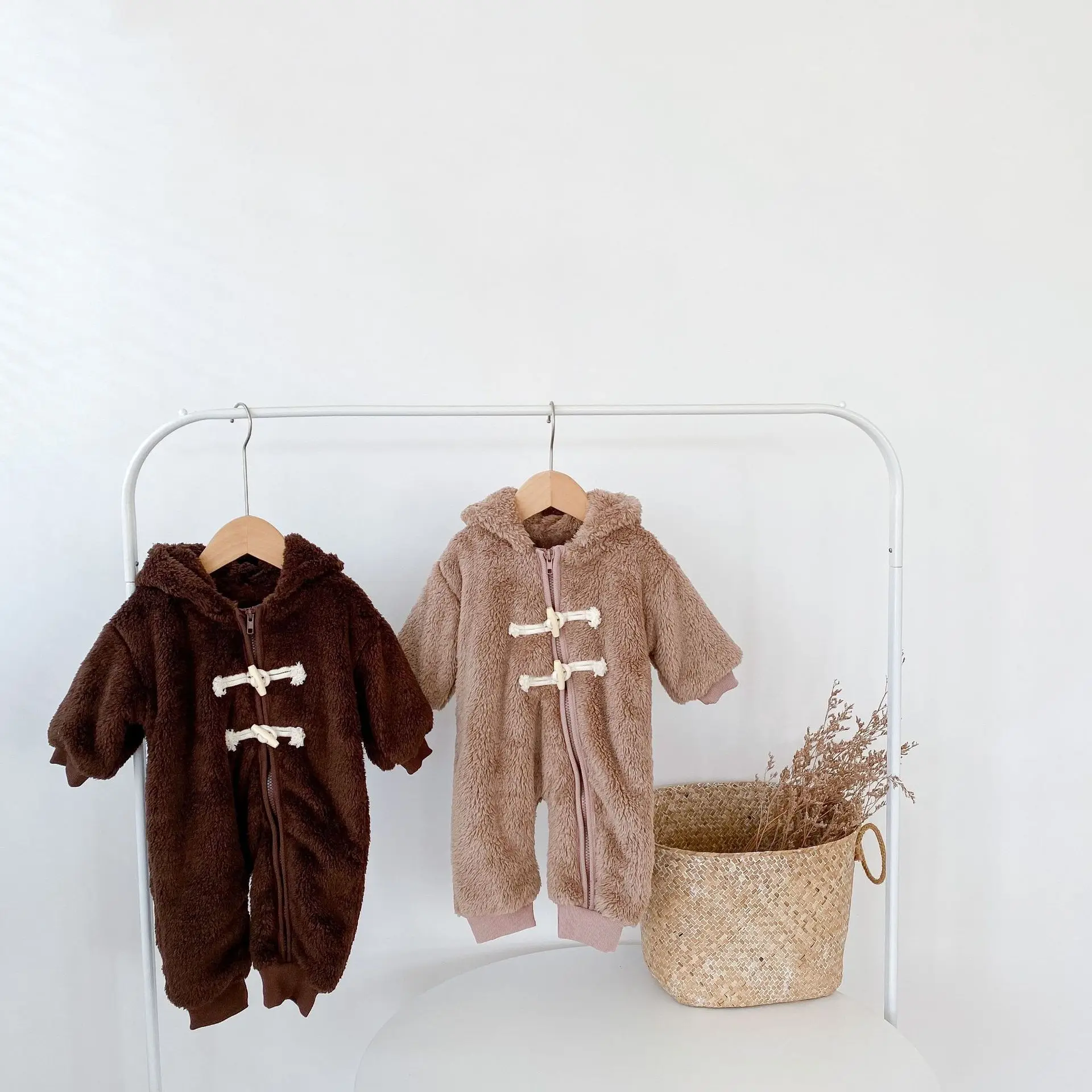 Baby Winter Romper Boys and Girls Long Sleeves Plus Velvet Thick Hooded Plush Velvet Zipper Wholesale Clothing Baby Girl Clothes