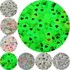 Бусины акриловые в форме сердца, разноцветные, с буквами