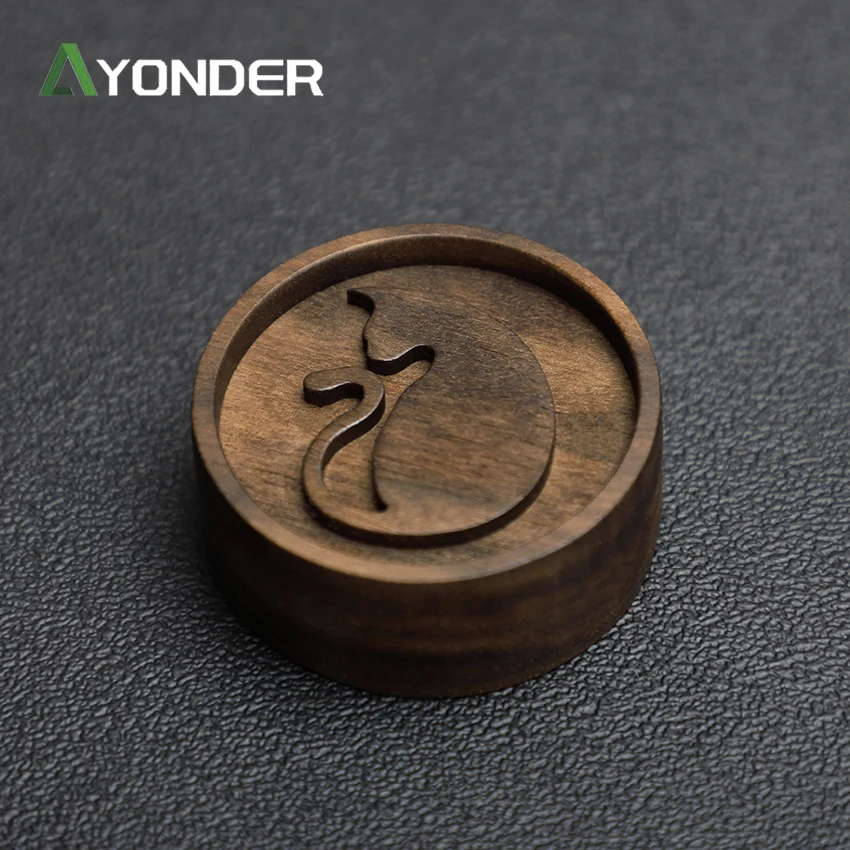 

1PCS Cat Staring Fragrant Wood Essential Oil Diffuser Car Yoga Aromatherapy Room Decoration Accessories Personalized Gift