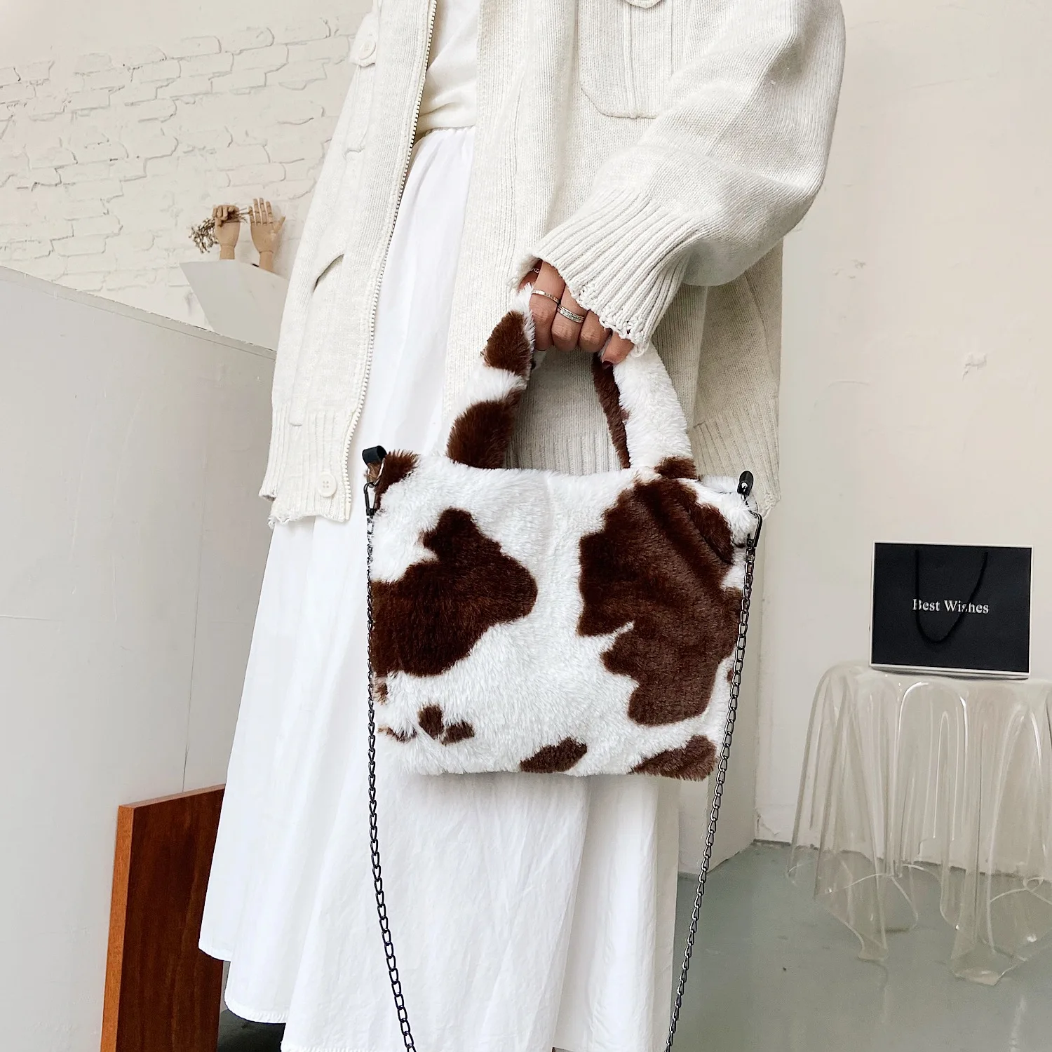 Сумка-тоут женская с принтом молочной коровы мягкая теплая большая