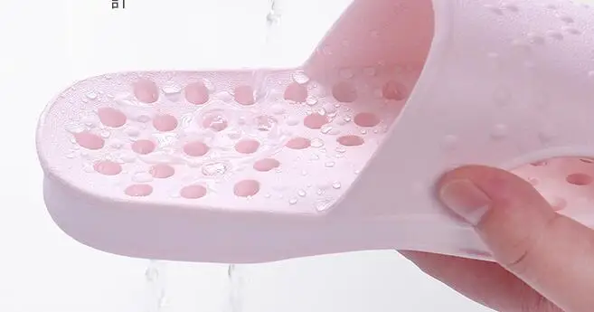 

Men's bath slippers bathroom non slip soft bottom silent home with hollowed out no water massage sole cool slippers summer
