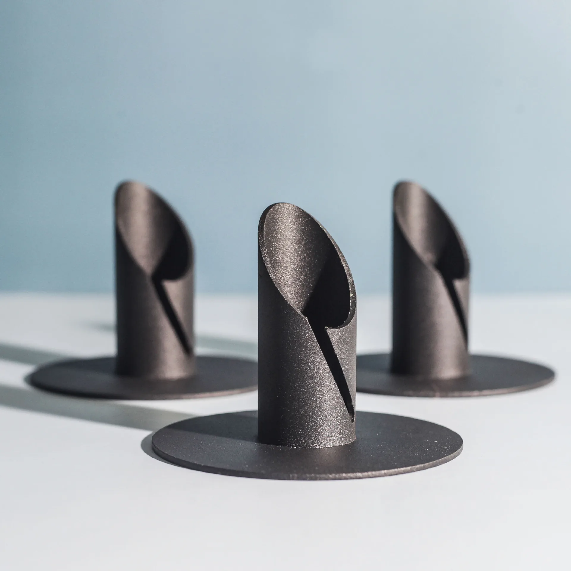 

4Pcs/pack Iron Candle Holders Black and White Cylinder Candlesticks Home Diningtable Decoration Metal Candle Stand