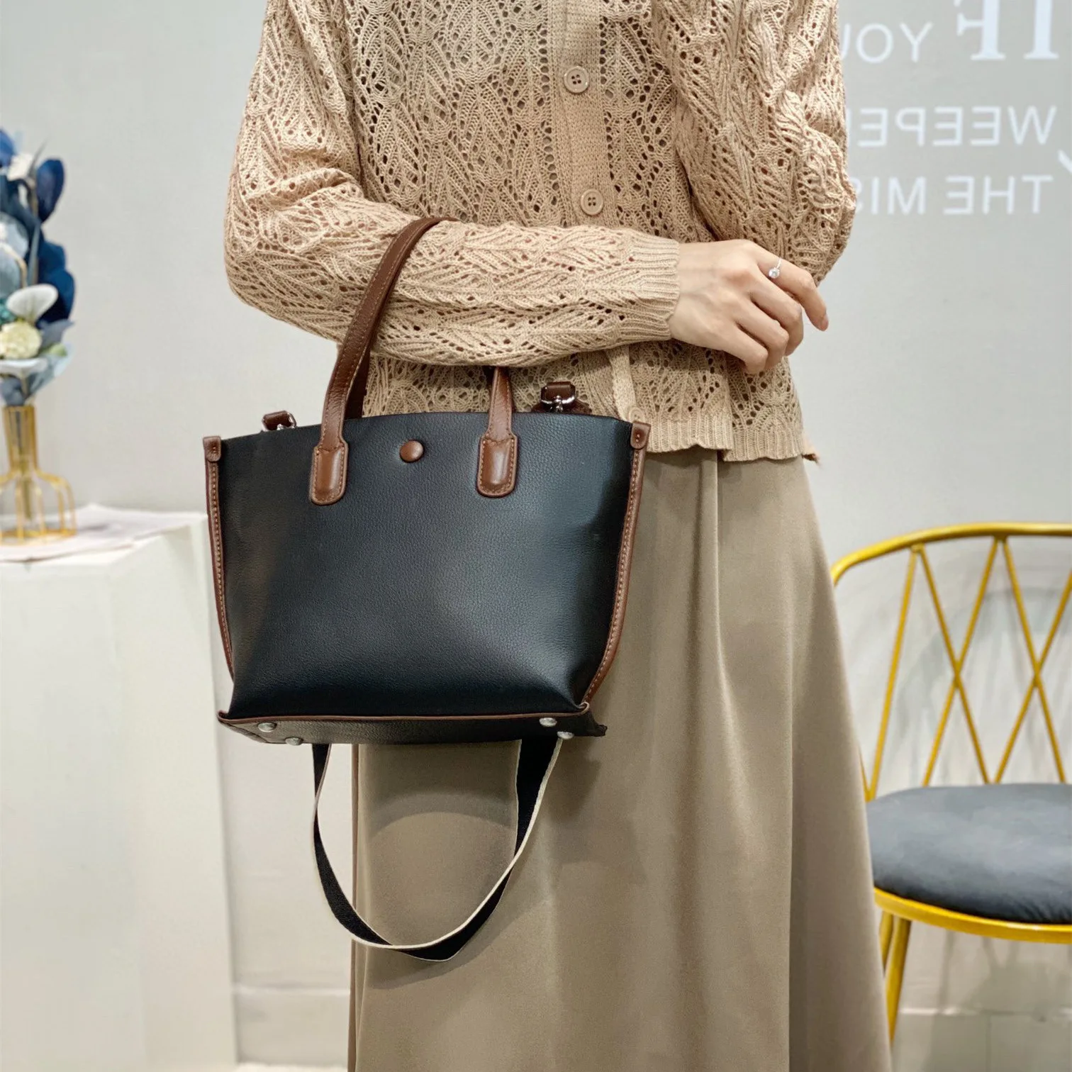 

2022 New Import Cowhide Leather Tote Bag Hit Color Top Handle Women Handbag Gray Soft Female Shoulder Shopper Bag 2 Strap Large