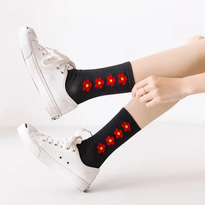 Новые трендовые Цветочные Носки на весну и лето милые черные носки средней длины