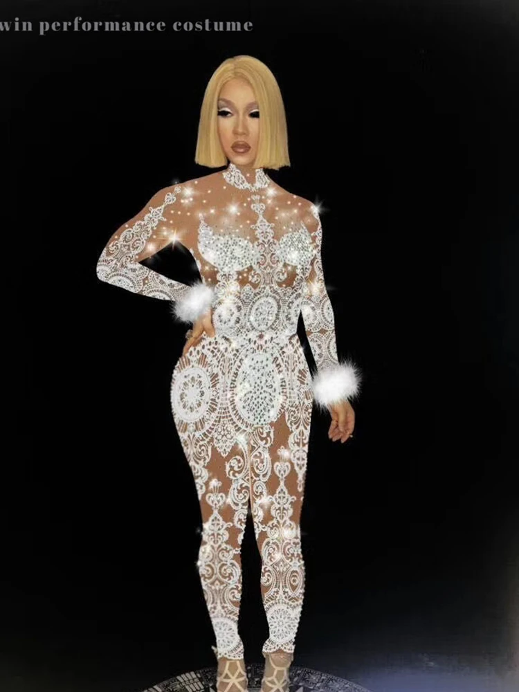 Сексуальный белый кружевной телесный комбинезон Стразы Женский певец