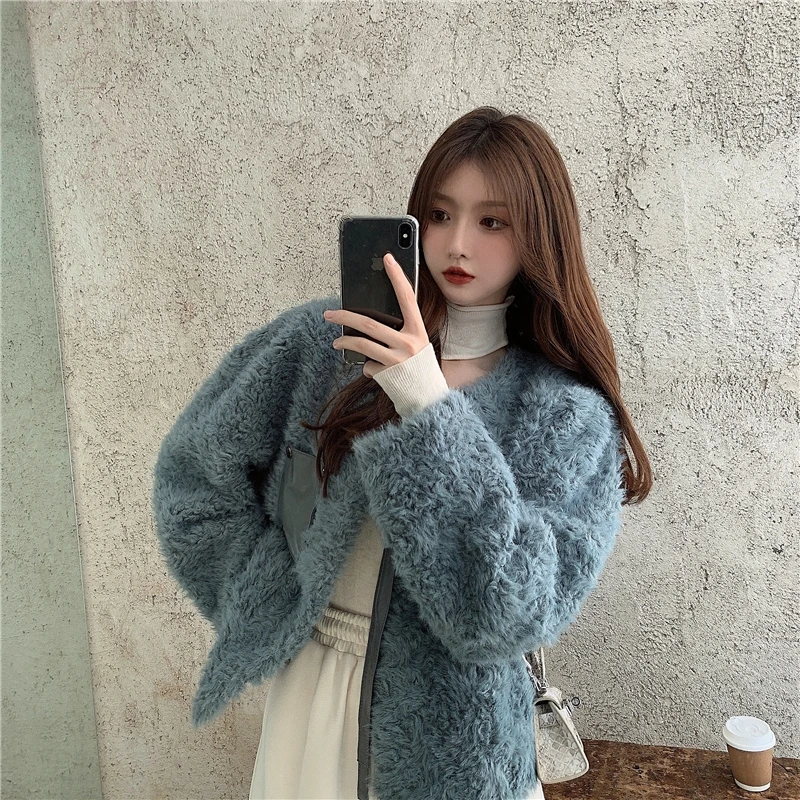 

2020 new short Korean version loose flavor autumn winter versatile Plush cardigan jacket female small