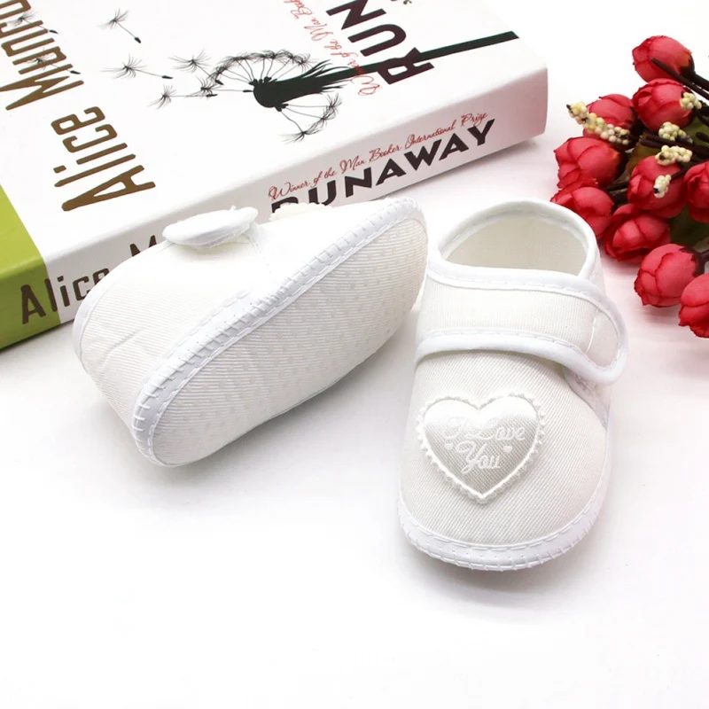 

Baby shoes baby girls soft silk cloth shoes soft comfortable bottom non-slip fashion heart pattern shoes crib shoes 20201