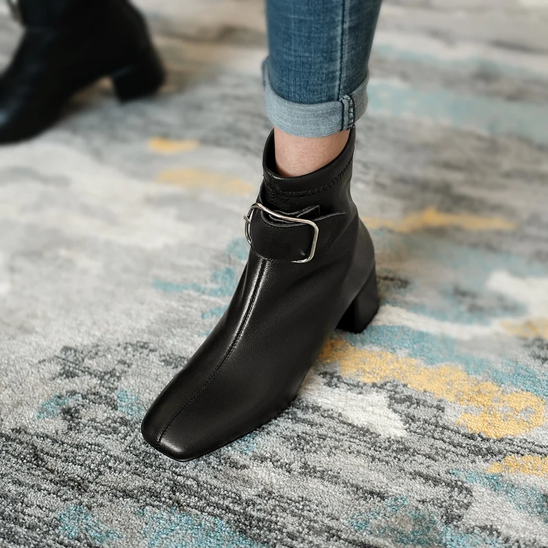 

2020 autumn winter new leather ankle boot leather belt buckle thick with Martin boot fashion versatile female boot X482