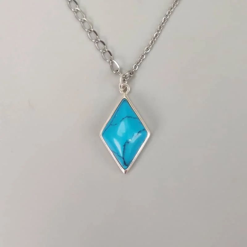 

Цепочка из серебра 925 пробы с бирюзовым кулоном