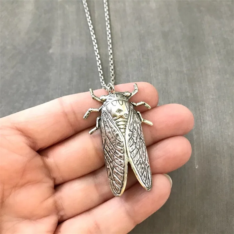 Vintage Insect Cicada Pendant Necklace Creepy Unisex Men's Necklace Gift Halloween Jewelry Christmas Gift