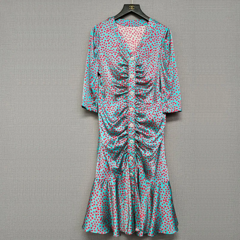 

Silk dress women's new style in summer 2021 commuting print slim V-neck single breasted skirt