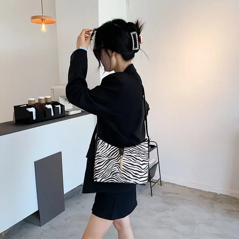 

OLSITTI Fashionable Casual PU Leather Shoulder Bags for Women 2021 Winter New Tote Bag Luxury Designer Handbags Sac A Main