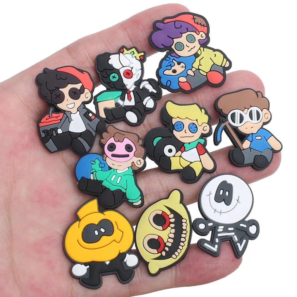 

1pcs Scary boy Soft PVC Shoe Charms Cartoon Clog Sandal Bullet Shoe Accessories Decoration Fit Croc JIBZ Kids Gifts