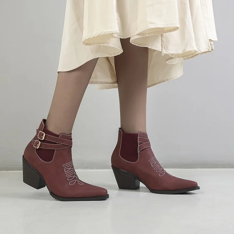 Autumn 2021 New European and American Retro Thick Heel Pointed Embroidery Western Knight Boots British Boots Women-823-2