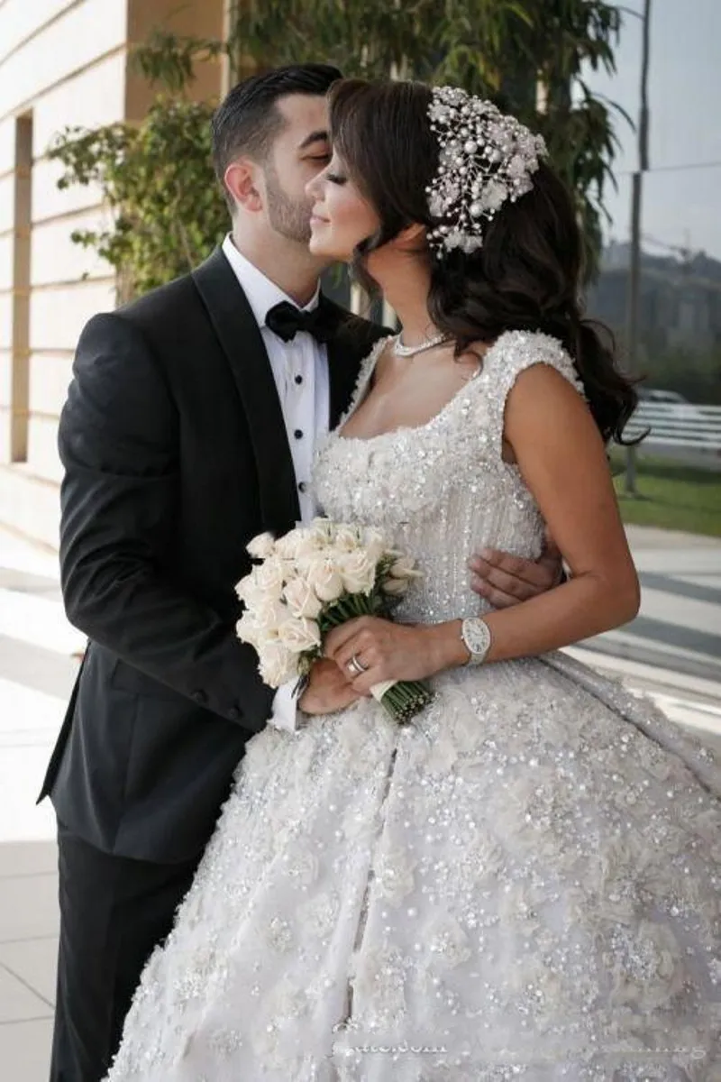 Luxury Ball Gown Wedding Dresses with 3D Appliques Beads Bridal Gowns Sequin Chapel Train Plus Size vestidos de novia