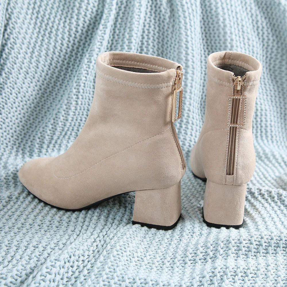 Женские Эластичные ботильоны на высоком массивном каблуке с острым носком |