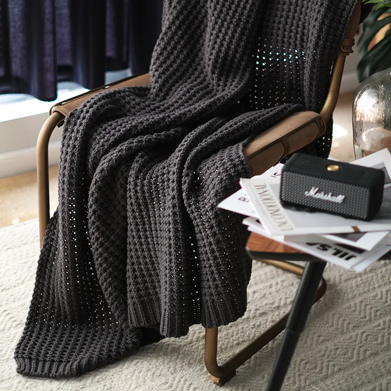 Вязаное одеяло в скандинавском стиле дорожное серого цвета хаки для дивана