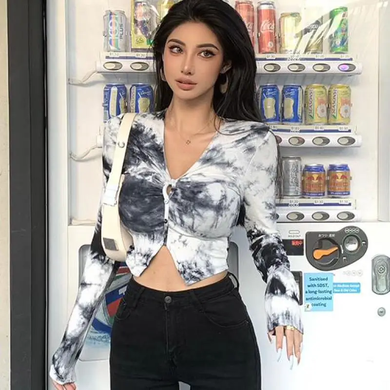 Женская футболка Yedinas с длинным рукавом и принтом тай-дай приталенная черная