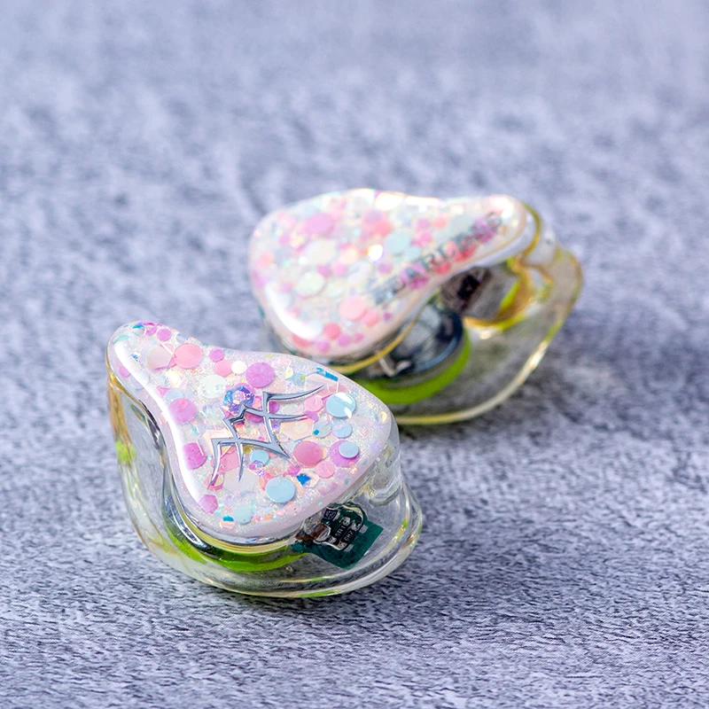 

Бесстрашные Прованс 1DD + 2BA гибридные наушники Sonion 3 драйвера 3 Частоты разделения конфигурации 0,78 мм Съемный 2-контактный кабель