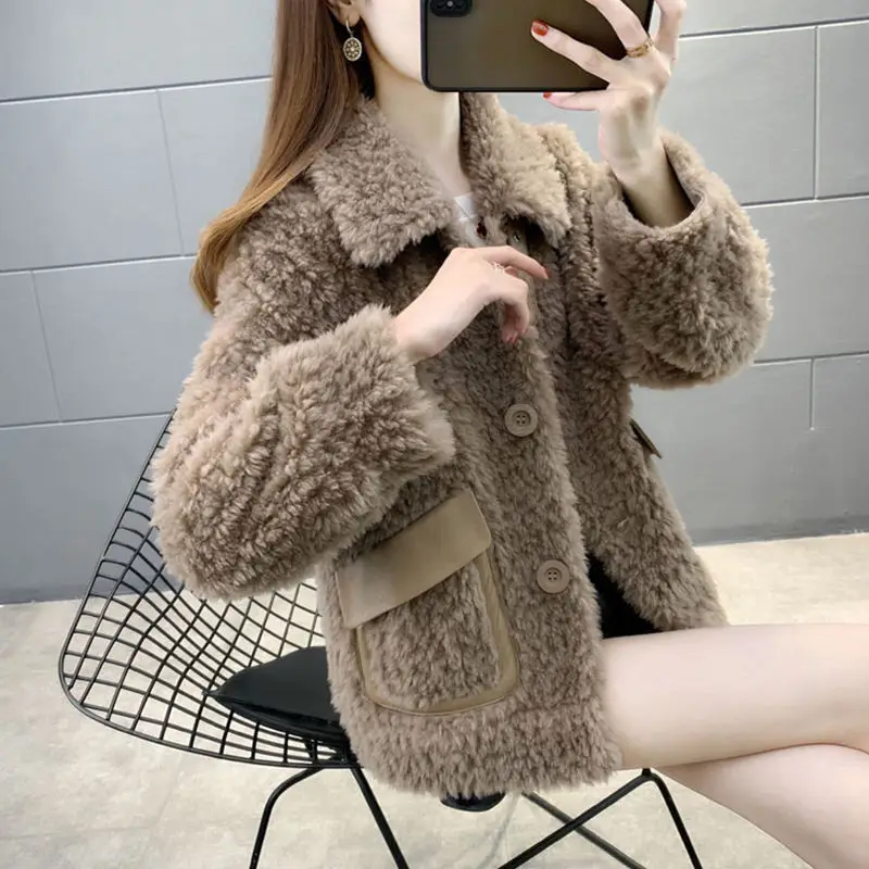 

2021 spring and autumn women's clothing new loose Korean version of all-match imitation lamb velvet jacket female big pocket