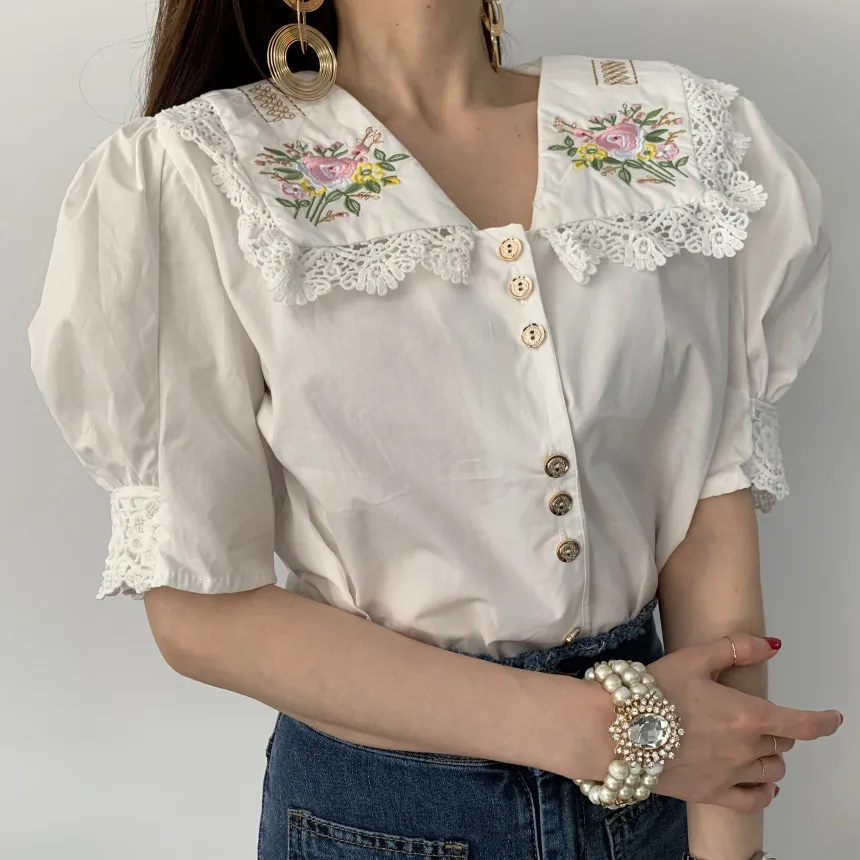 

Korean Chic Vintgae Floral Embroidery Women Shirt Turn-down Collar Lace Tops Lady Casual Short Puff Sleeve Blouses Blusas
