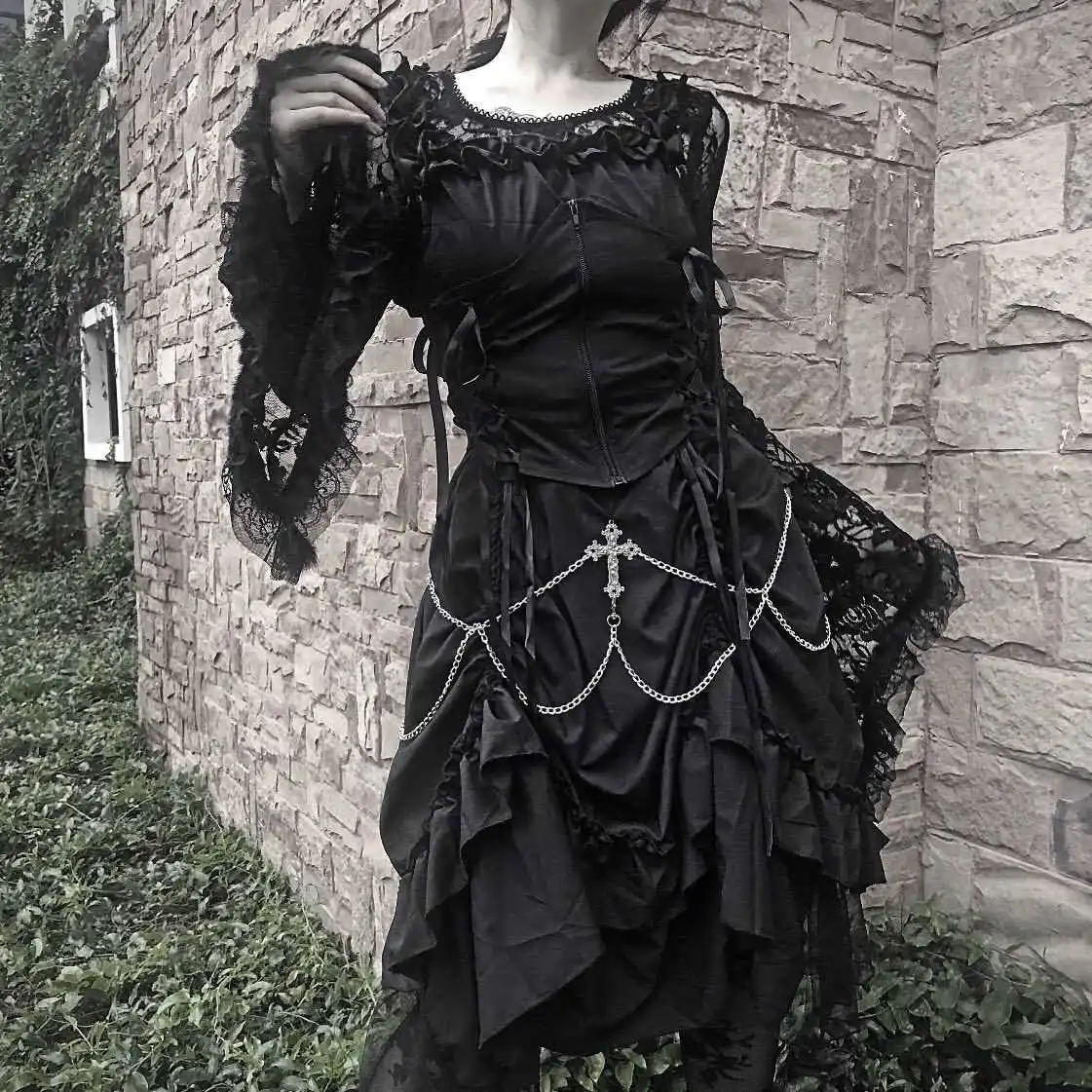 Готическое сексуальное кружевное женское платье на тонких бретелях с оборками
