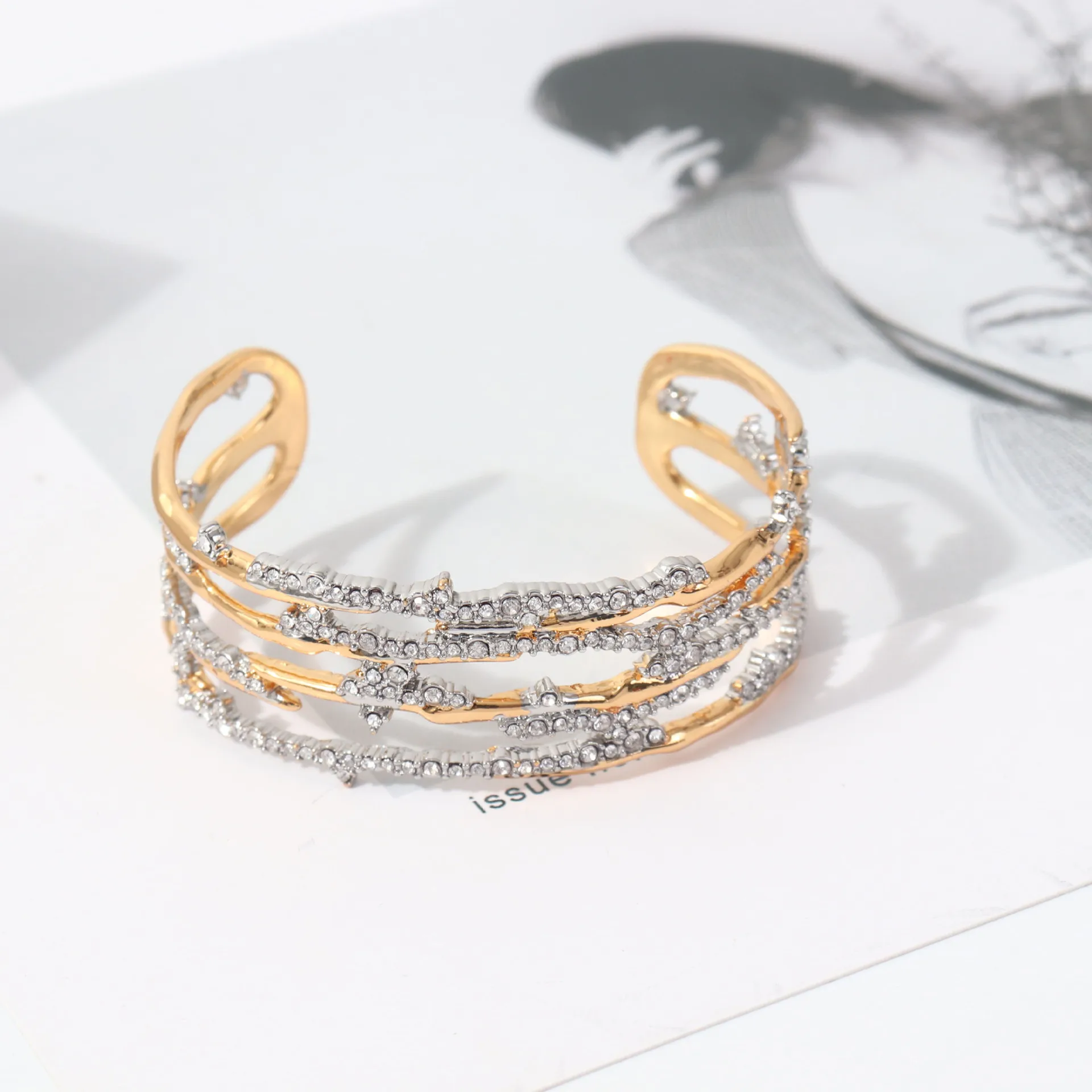 

New European and American Fashion and Fully-Jewelled Bracelet