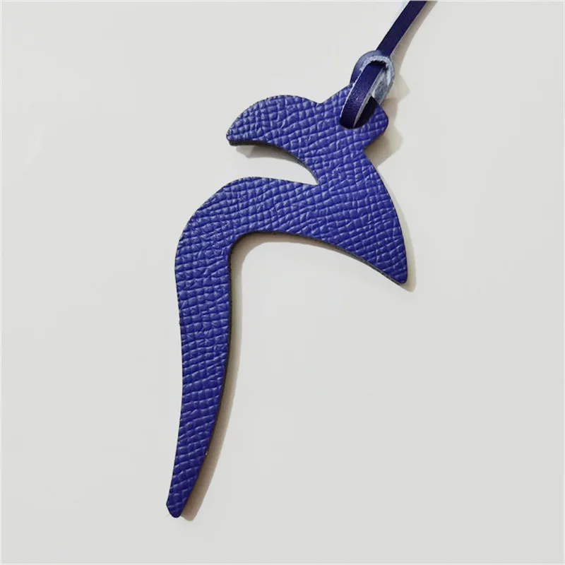 Оптовая продажа Роскошный брелок из натуральной кожи с буквами алфавита и