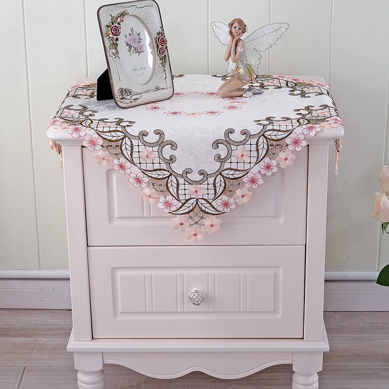 

Chinese Red Festive Embroidered Tablecloth Square Polyester Floral Embroidery Lace Cutwork Table Cloth Cover Towel for Tea Table