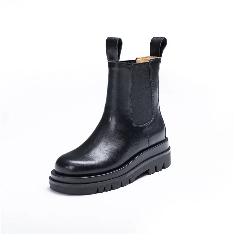 

Fashion Trend Autumn / Winter 2021 New Leather Chimney Boots with Thick Soles