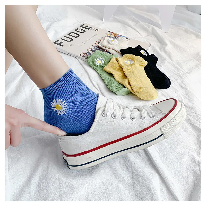 12Pcs=6Pairs/Pack Socks Streetwear Fashion Daisy Short Cute Socks Set Women Soft Breathable Combed Cotton Embroidered Sock Lot