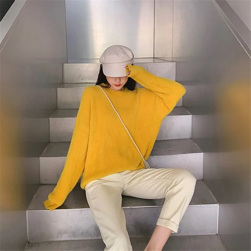 Свитер женский осенне-зимний трикотажный из полиэстера с круглым вырезом и