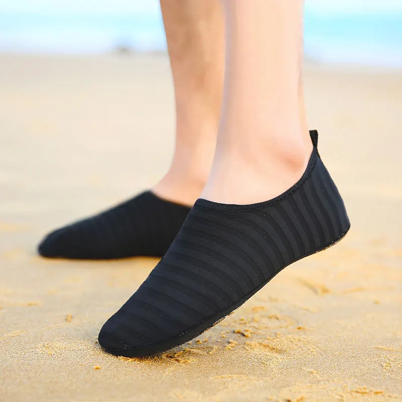 

Summer Men Shoes Water Shoes Man Quick Drying Aqua Shoes Light Black Swimming Barefoot Shoes Seaside Surfing Beach Yoga Shoes