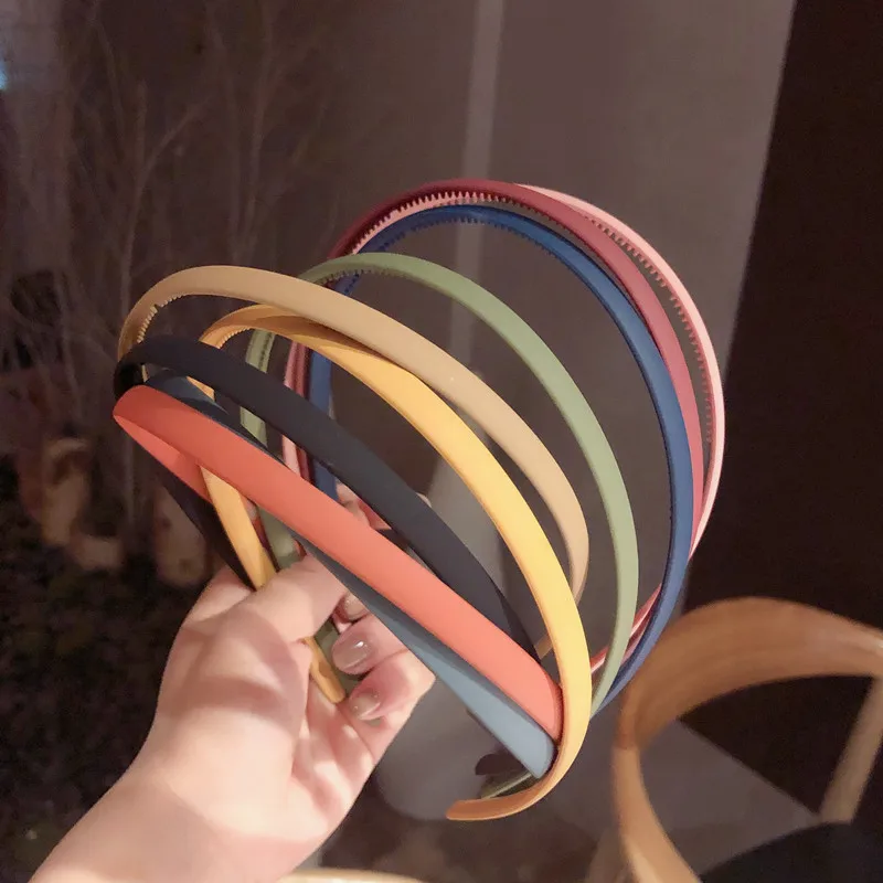 Повязка на голову пластиковая женская модный тонкий ободок из смолы матовый