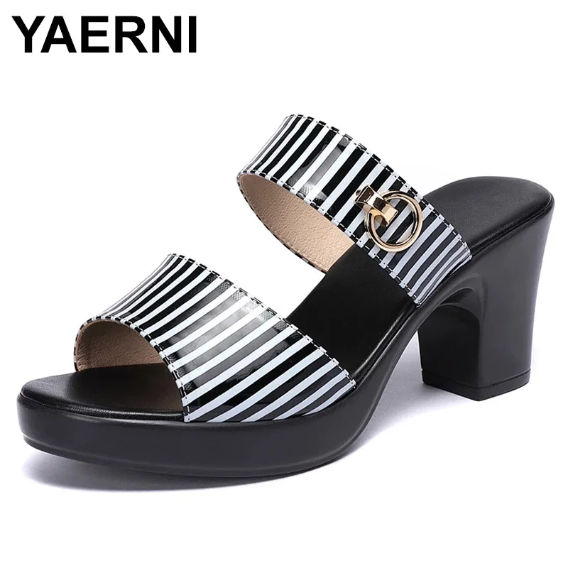 

Женские сандалии YAERNI из лакированной кожи, высокий каблук, модная летняя обувь, 2022