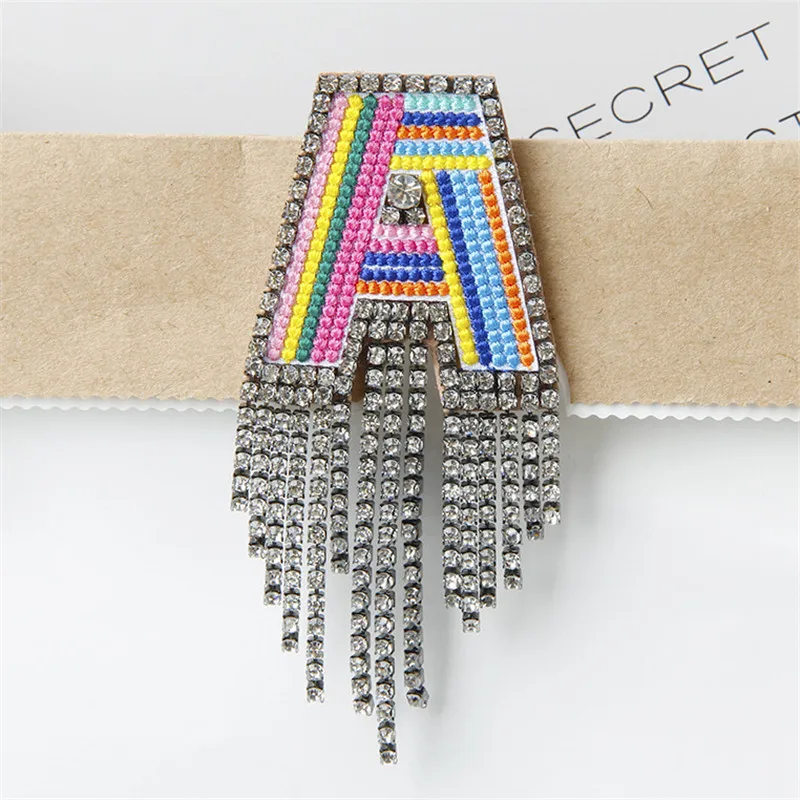 Красочная вышитая брошь из искусственной кожи с бахромой украшения драгоценных