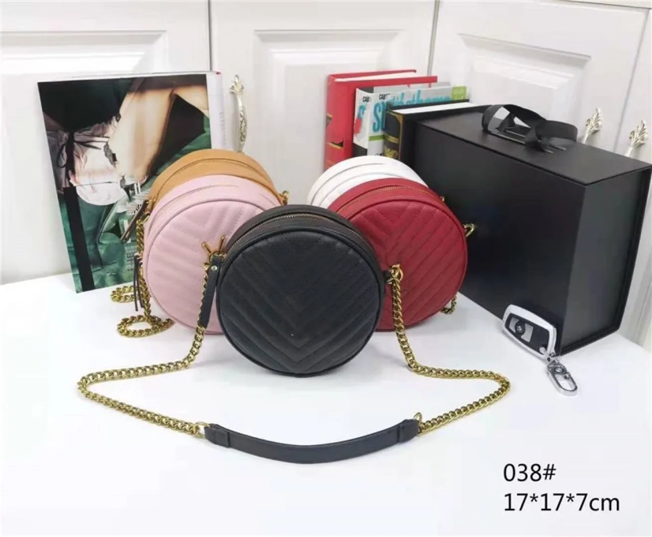 

High quality chain bag three-dimensional single solid color black stripes, chain round zipper bag