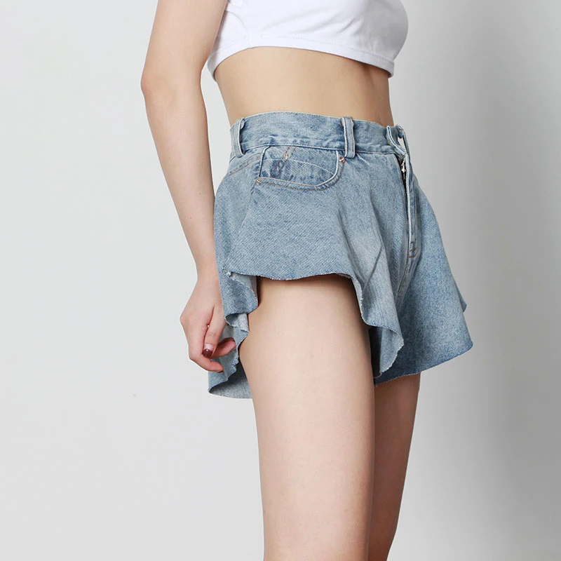 Женские джинсовые шорты TWOTWINSTYLE летние свободные с высокой талией карманами